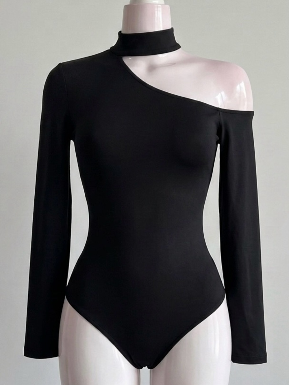 Asymmetrical One-Shoulder Black Long-Sleeve Bodysuit